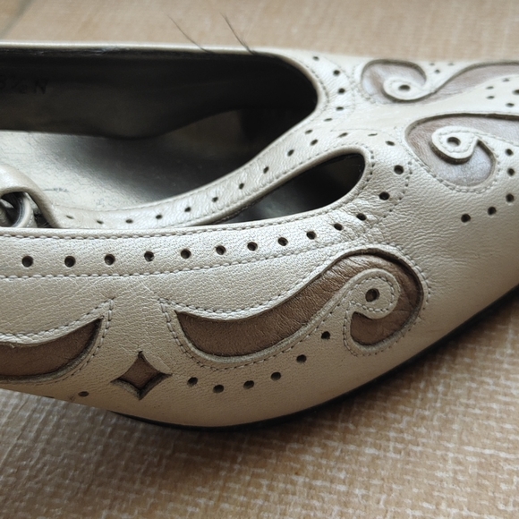 Ladies strappy leather heels. Size USA 8 1/2 Narrow.Vintage - Picture 7 of 8